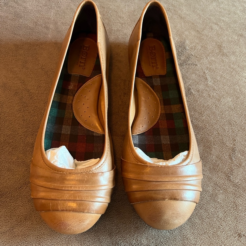 Born Agnes ballet flat in Tan, 8.5 Medium